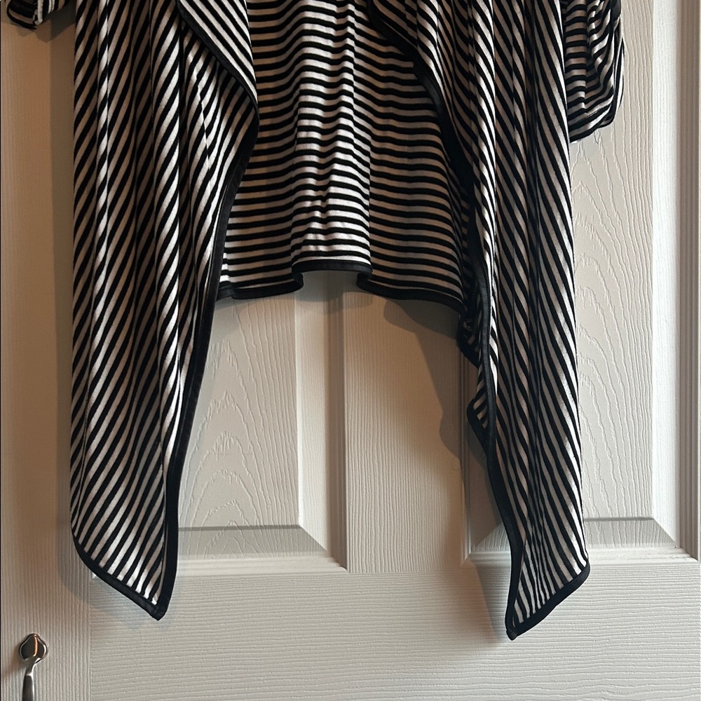 Black and White Striped Cardigan - Picture 8 of 11